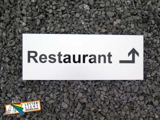 Richtingsbord Restaurant RVS look